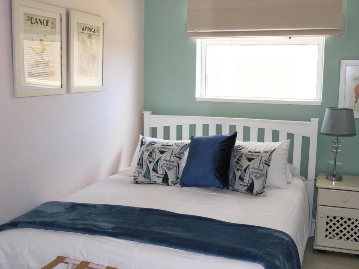 Dolphin Inn Guesthouse Кейптаун Екстериор снимка