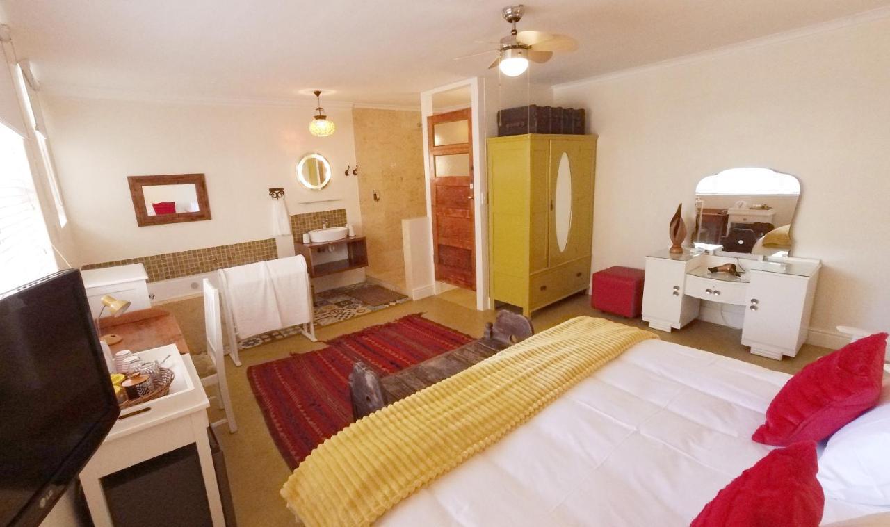 Dolphin Inn Guesthouse Кейптаун Екстериор снимка