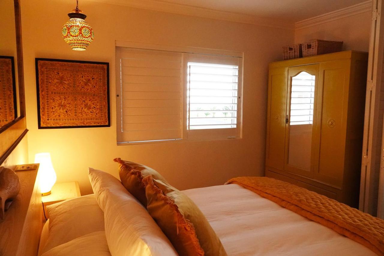 Dolphin Inn Guesthouse Кейптаун Екстериор снимка