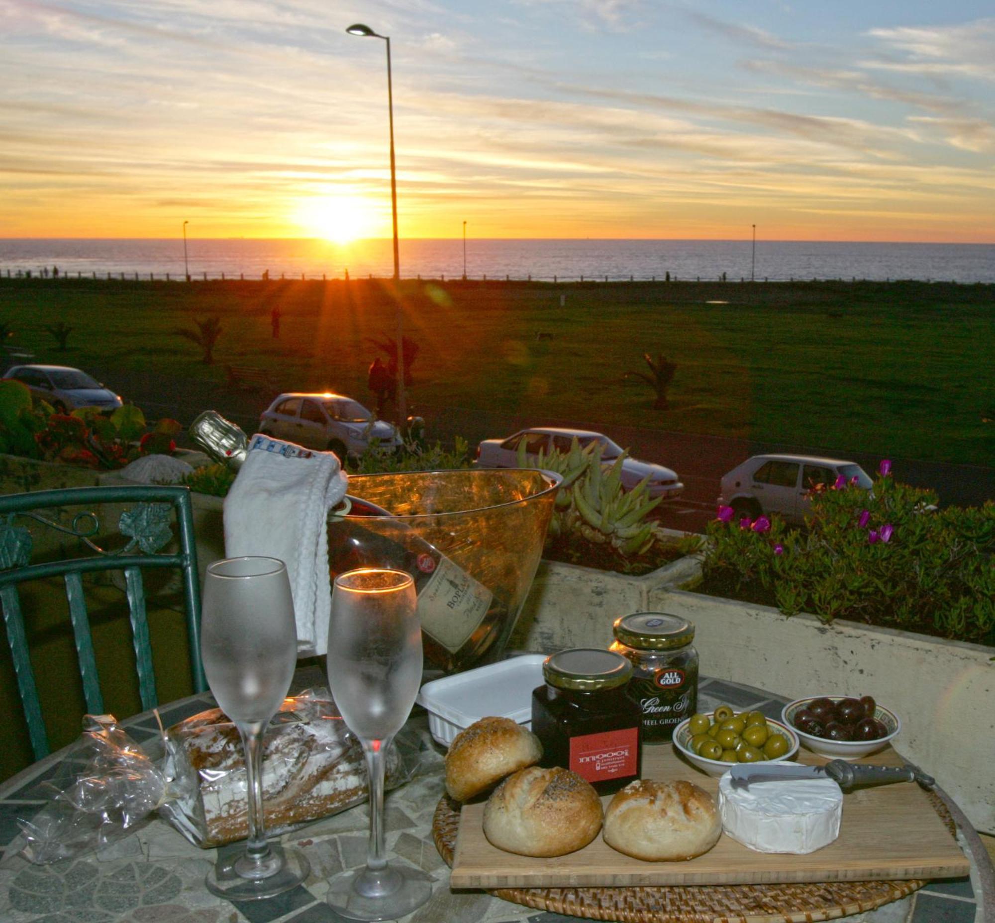 Dolphin Inn Guesthouse Кейптаун Екстериор снимка